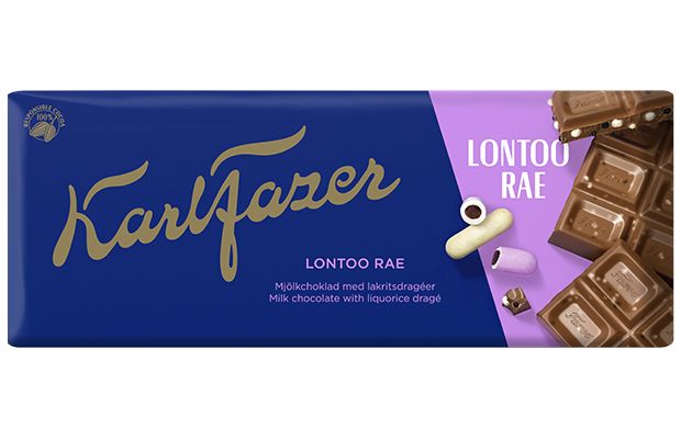 La barretta di cioccolato al latte Fazer London Drops di Fazer Ăš composta da cioccolato al latte finlandese con confetti alla liquirizia, confezionata in un involucro blu e viola con scritte dorate.