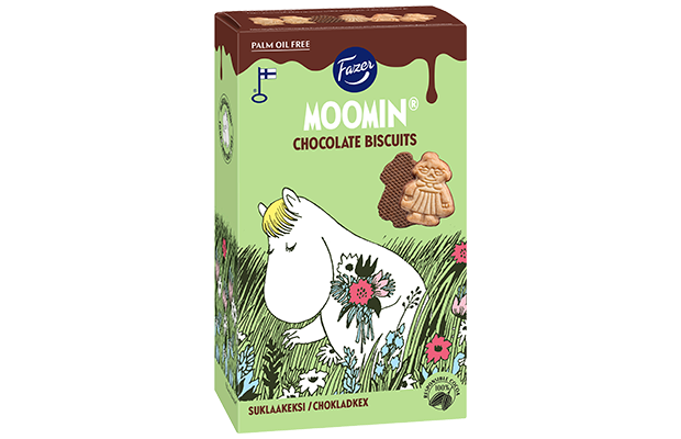 Fazer Mumin-Schokoladenkekse von Fazer werden in einer Schachtel geliefert, die einen weißen Mumin inmitten von Blumen zeigt. Die Verpackung hebt die finnischen Mumin-Schokoladenkekse hervor, die frei von Palmöl sind.