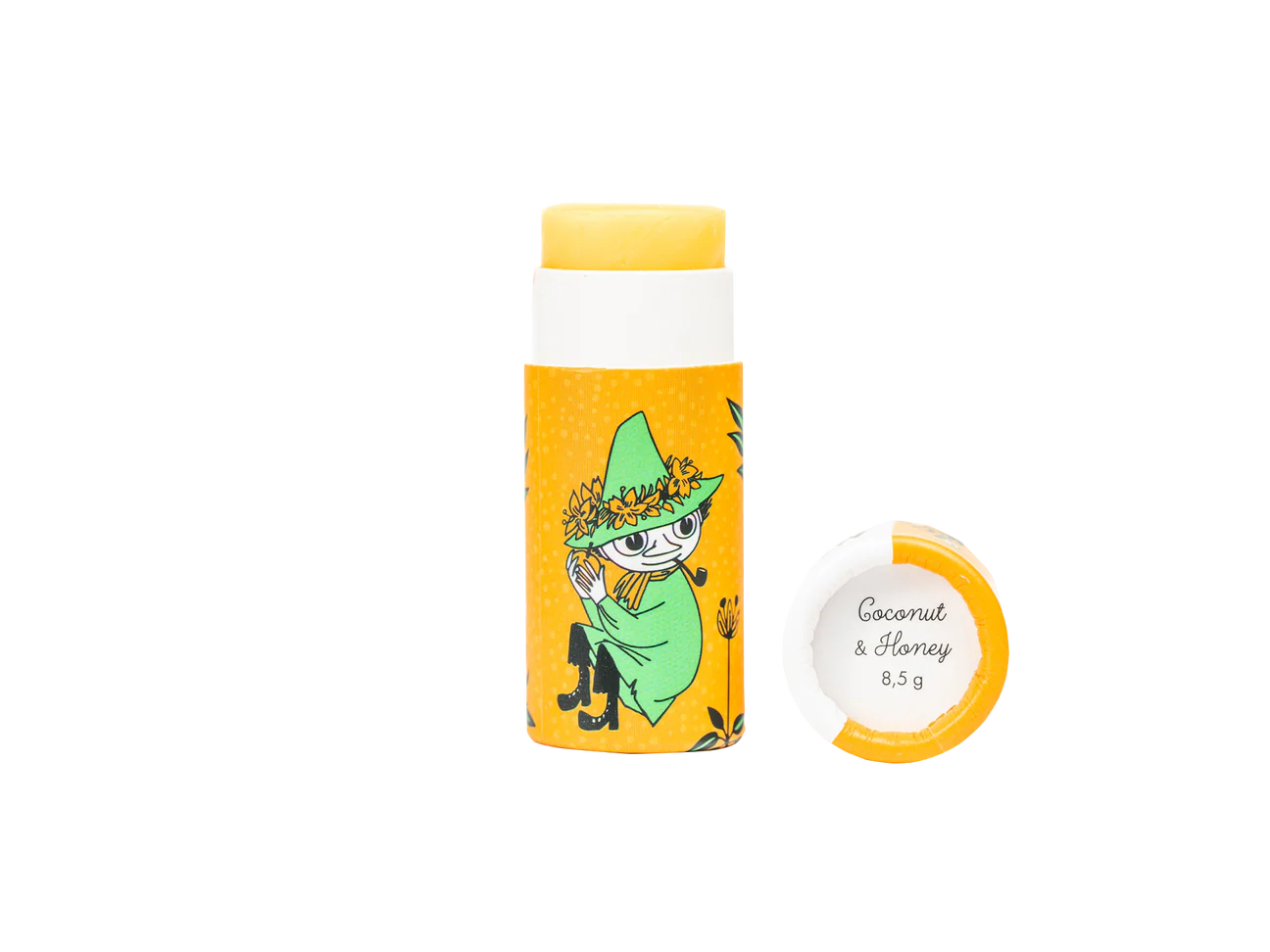 Eine gelbe Tube Gustaf & Linnea Mumin Lippenbalsam Snufkin mit einer Zeichentrickfigur in grün. Auf der daneben liegenden Kappe steht Coconut & Honey 8.5g. Dieser umweltfreundliche Lippenbalsam ist vor einem sauberen weißen Hintergrund abgebildet.