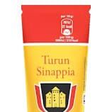 Eine gelbe und rote Tube Turku Strong Mustard von Turun Sinappi mit finnischem und schwedischem Text, einem Schildlogo und einem schwarzen Deckel.