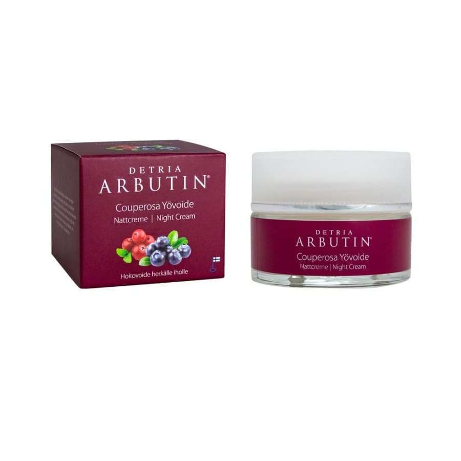 Ein Tiegel und eine Schachtel der Detria Arbutin Nachtcreme von Detria Arbutin, die für empfindliche oder Couperose-Haut entwickelt wurde. Die kastanienbraune Verpackung mit weißem Text und Beerenmotiven bietet Feuchtigkeit über Nacht für einen beruhigten Teint.