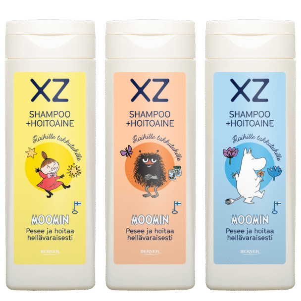 Drie flessen XZ Moomin 2in1 Shampoo & Conditioner van XZ: roze Little My, oranje Stinky en blauwe Moomintroll – elk voor kinderen, met een zachte aardbeiengeur en charmante karakterillustraties.