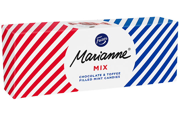 Eine rechteckige Schachtel der finnischen Süßigkeiten Fazer Marianne Mix enthält Pfefferminzbonbons mit Schokoladen-Toffee-Füllung, verziert mit diagonalen roten und blauen Streifen und dem Marianne-Logo in schwarzer Schrift auf weißem Hintergrund.