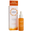 Eine orangefarbene Tropfflasche von Lumene Nordic-C Glow Boost Essence steht neben der Verpackung und wirbt für ein veganes Vitamin-C-Serum mit Hyaluronsäure und arktischer Moltebeere für strahlende Haut.