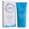 Eine blaue Tube und weiße Schachtel Lumene Nordic Hydra Fresh Hydration Moisturizer SPF50 mit blauem Branding, angereichert mit Hyaluronsäure für die tägliche Feuchtigkeitszufuhr und geeignet für alle Hauttypen.