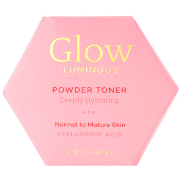 Eine rosafarbene sechseckige Verpackung von Luonkos Glow Luminous Powder Toner, einem stark feuchtigkeitsspendenden, umweltfreundlichen Toner mit Hyaluronsäure für normale bis reife Haut.