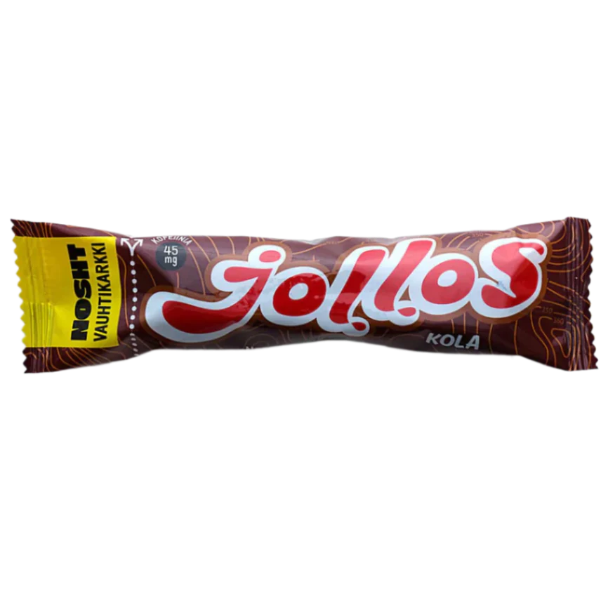 Eine braune Nosht Jollos Energy Chews Cola-Verpackung mit großem rot-weißem Branding, "Cola" in kleinerer Schrift und einem gelben Etikett oben links mit der Aufschrift "NO SHIT VAUHTIKARKKI". Ideal für Ausdauersportarten.