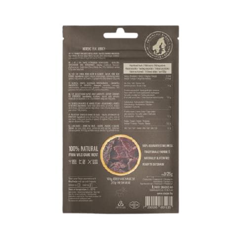 Die Rückseite der Verpackung von Renjer Nordic Elk Jerky Sea Salt ist dunkelbraun mit weißer Schrift. Sie enthält Nährwertangaben, Zutaten und weitere Informationen. Durch ein rundes Sichtfenster ist das Elchfleisch im Inneren sichtbar. Markenlogos und Zertifizierungen befinden sich am unteren Rand.