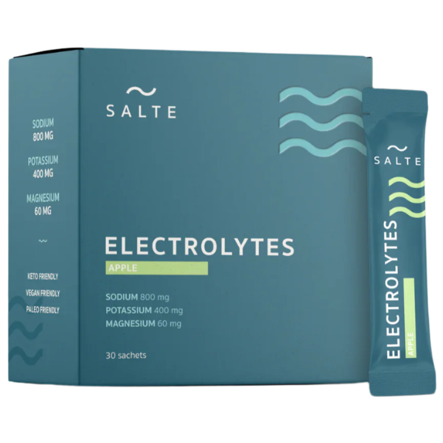 Une boîte SALTE Electrolytes Apple bleu sarcelle avec des lignes ondulées et un sachet à côté. Contient 30 sachets végétaliens adaptés au régime cétogène ; hydratation sans sucre avec sodium, potassium et magnésium clairement indiqués.