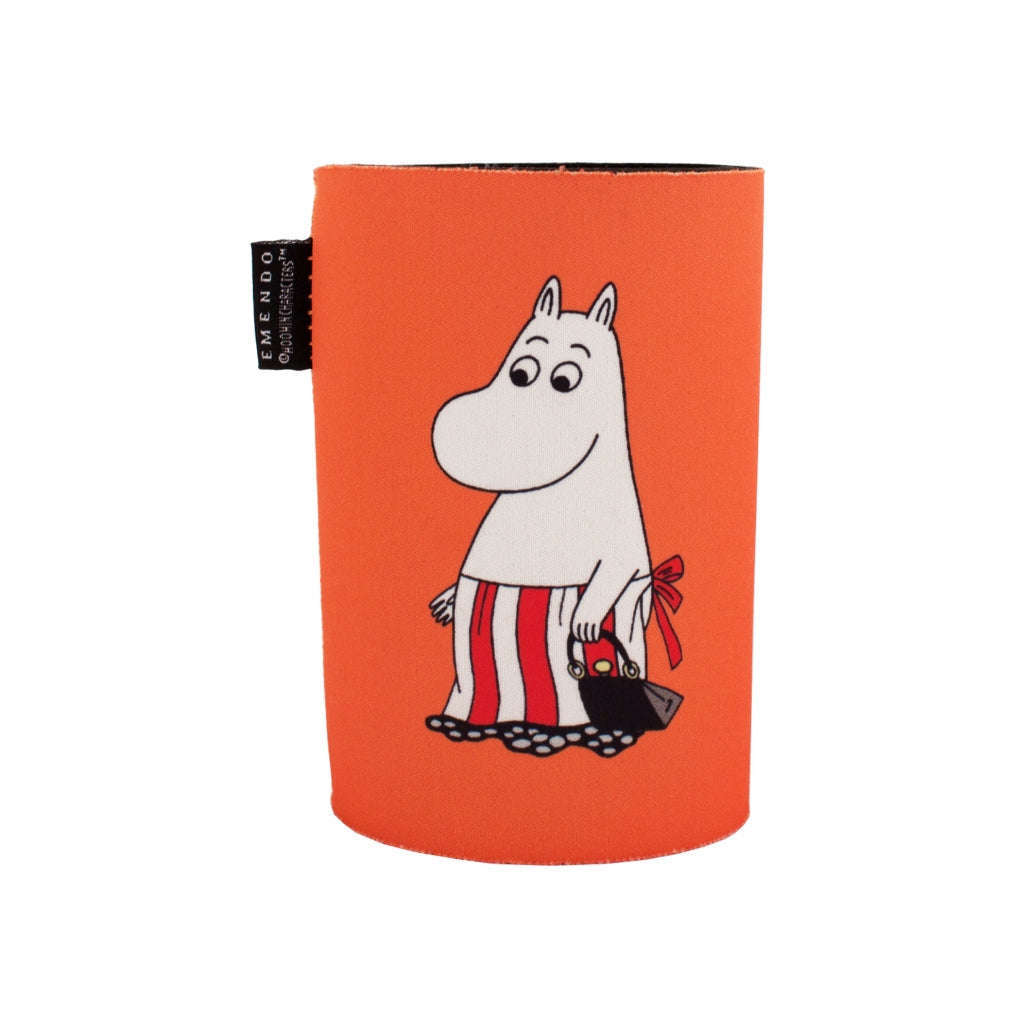 Le Emendo Moomin Cooler Moominmamma est un porte-gobelet en néoprène orange de la marque Emendo, représentant le personnage bien-aimé Moominmamma avec son tablier et son sac à main noir.