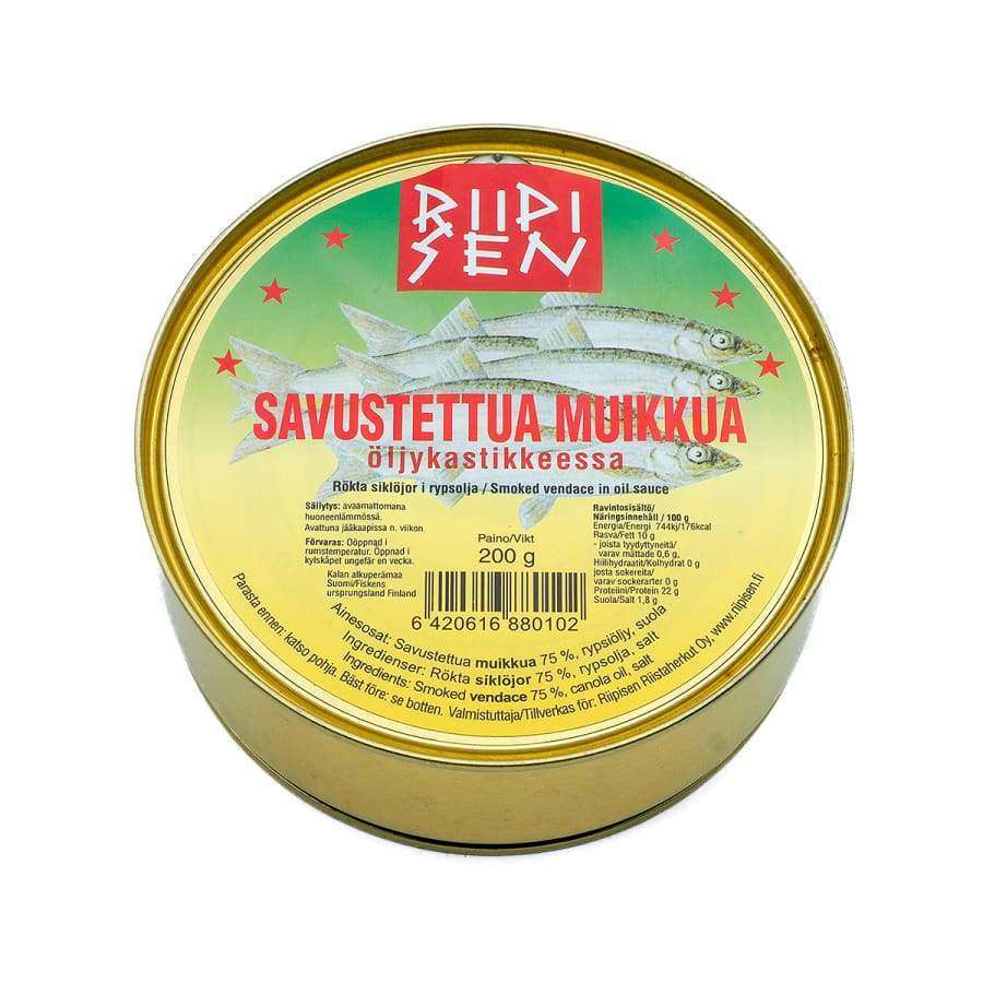 Il vendace affumicato in salsa d'olio di Riipisen è contenuto in una lattina rotonda con etichetta gialla, testo rosso, illustrazioni di pesci e codice a barre sul fondo: ideale per tapas o snack salati.