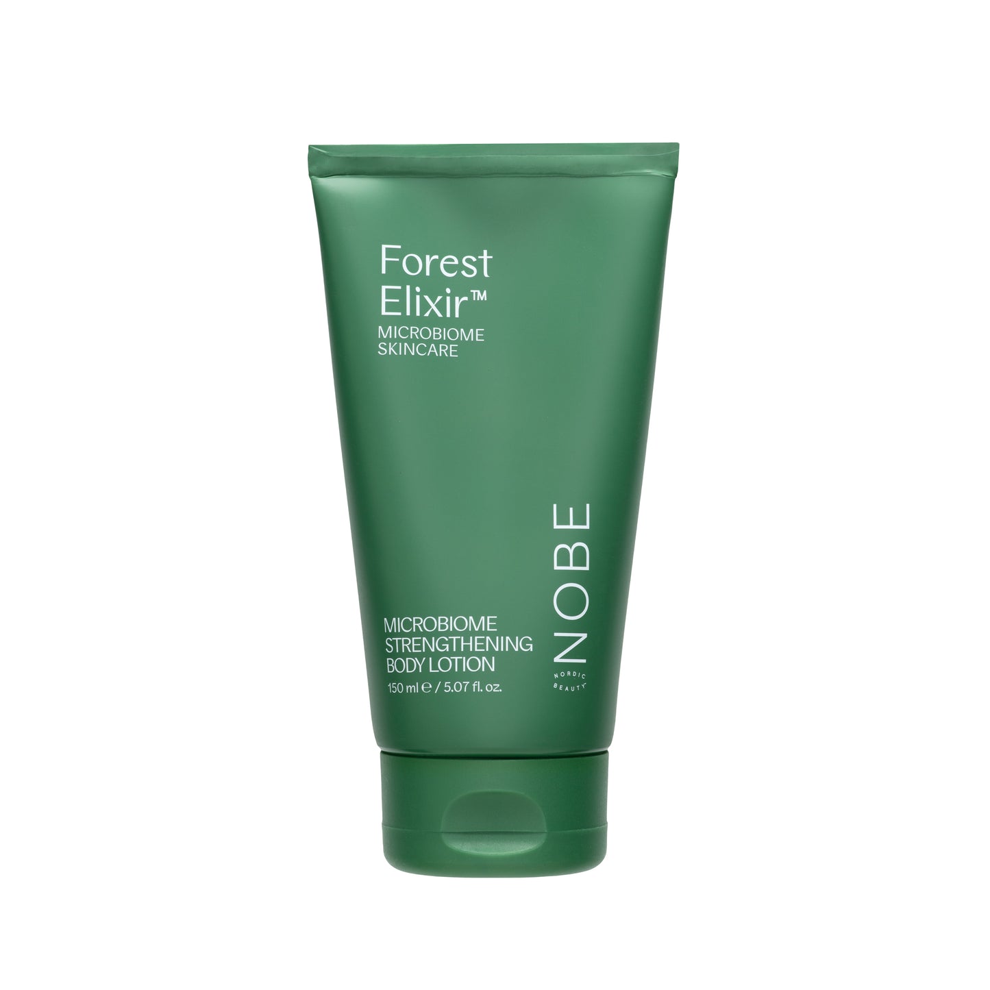 Een groene tube NOBE Forest Elixir® Microbiome Strengthening Body Lotion van NOBE Nordic Beauty, met bosmicrobioomextract en een inhoud van 150 ml (5,07 fl. oz.), wordt rechtop op een witte achtergrond getoond.