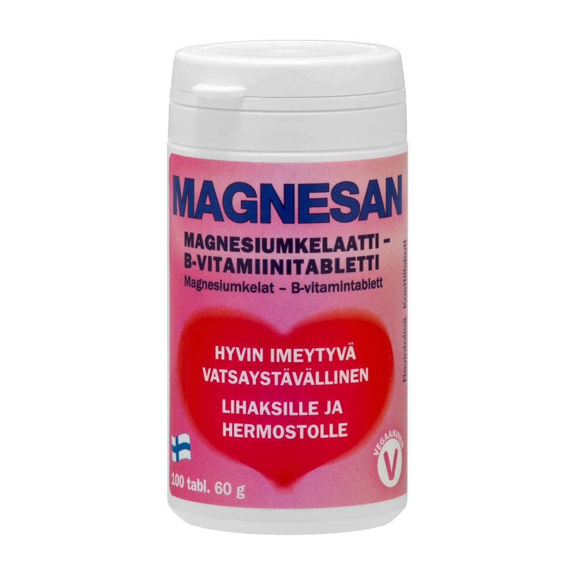 Een witte fles met het label Magnesan van Hankintatukku is voorzien van Finse tekst, een groot rood hart en informatie over dit veganistische magnesium- en B-vitaminesupplement voor spieren en het zenuwstelsel. De Finse vlag en het veganistische symbool zijn zichtbaar.